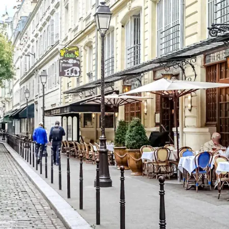 Rooftop Views Cosy Paris
