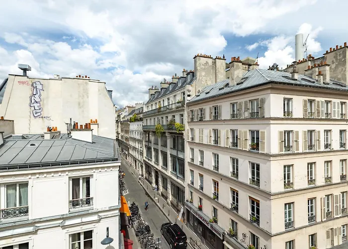 Charming In North Center Paris