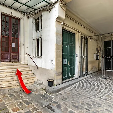 Charming In North Center * Paris