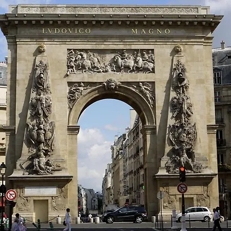 Charming In North Center *