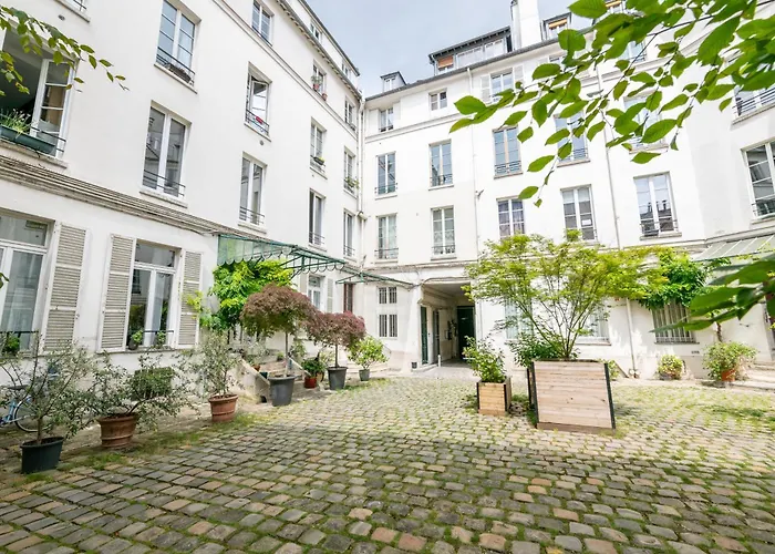 Charming In North Center