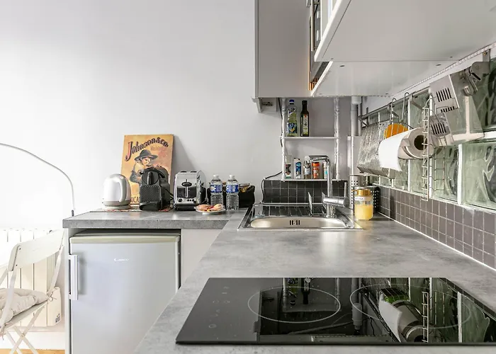 Charming In North Center