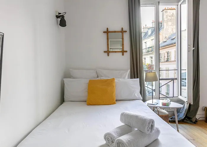 Rooftop Views Cosy Apartman