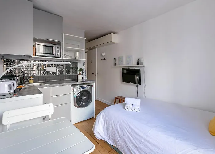 Charming In North Center דירה